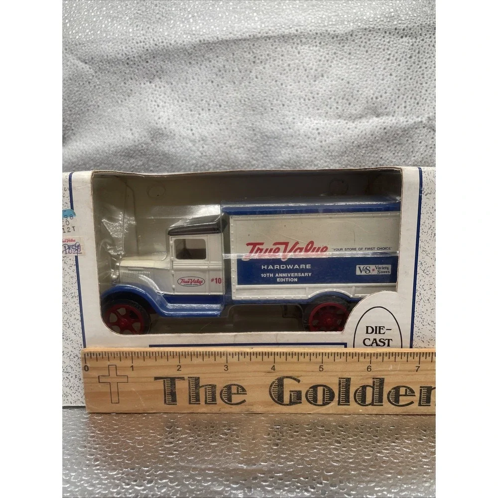 ERTL 1931 Delivery Truck Bank True Value‎ Hardware 1/34 Scale Die-Cast Metal NIB